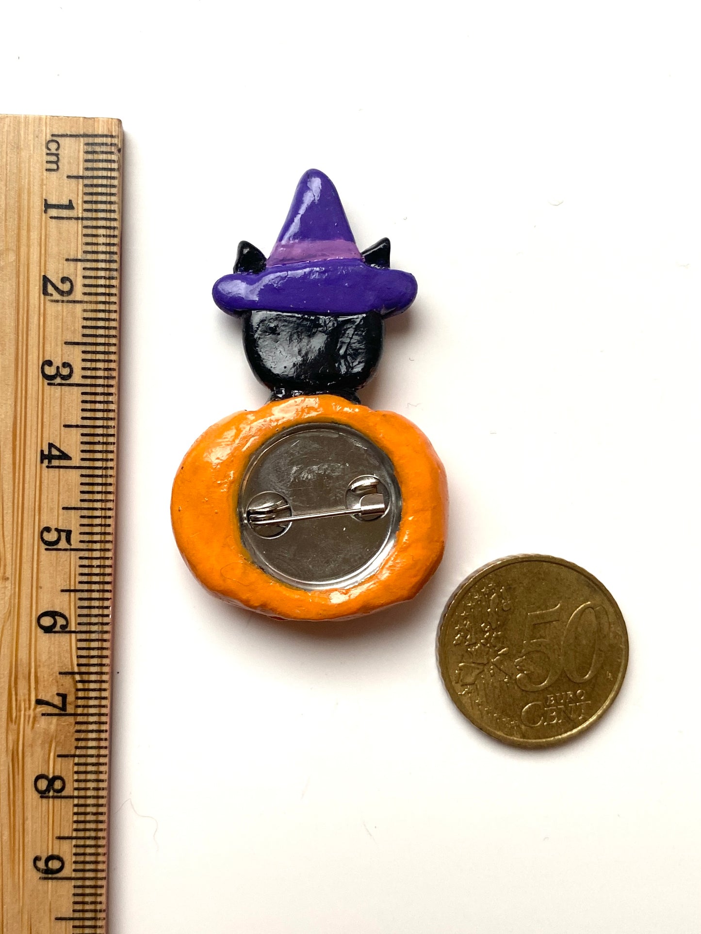 Pumpkin cat pin badge