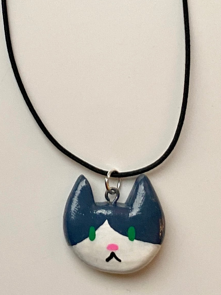 Tuxedo cat necklace