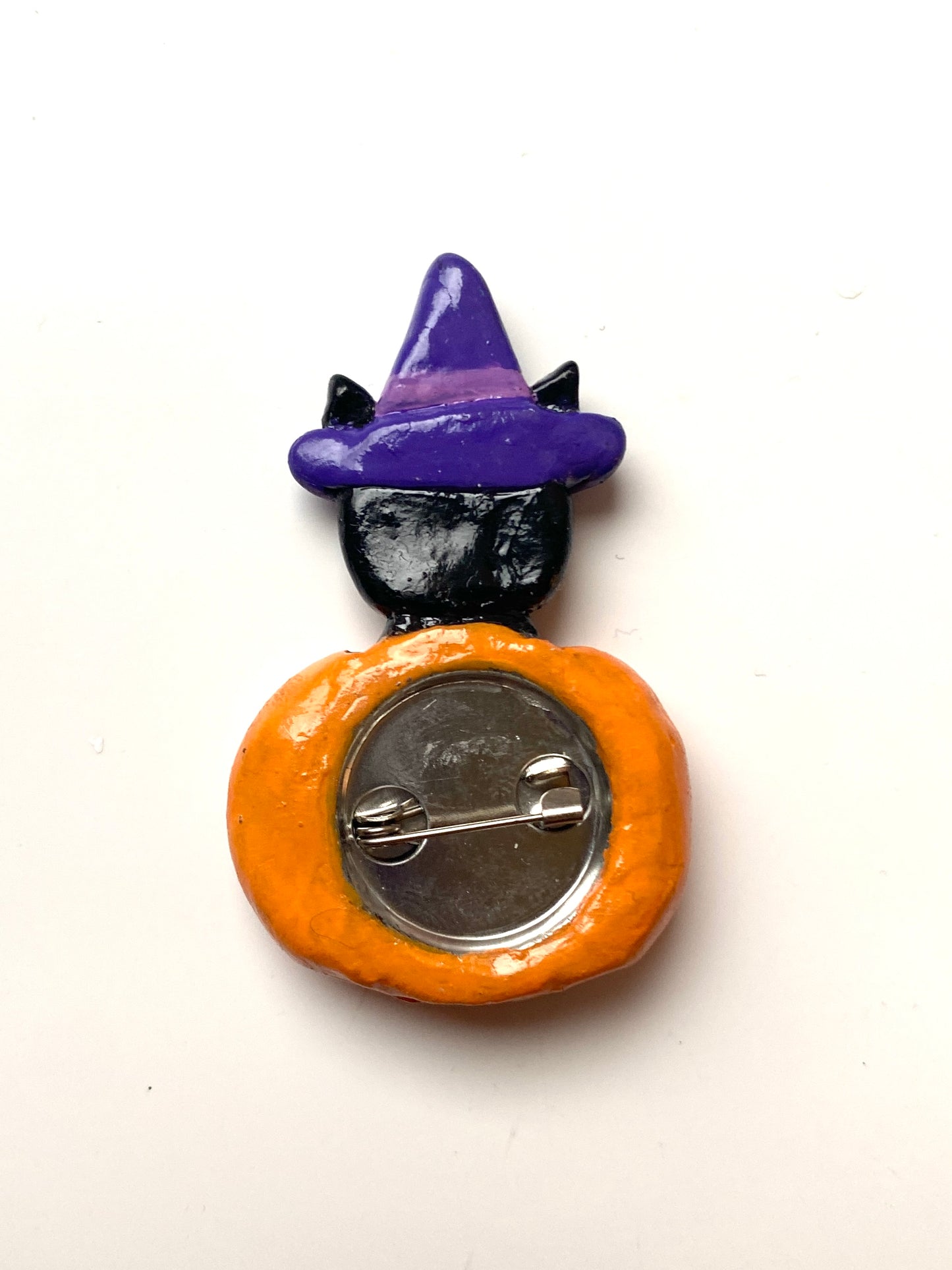 Pumpkin cat pin badge